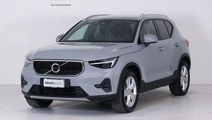 Käytetty Volvo XC40 Core 163 HP (119 kW) 2025 Harmaa Katumaasturi