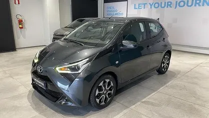 Usata Toyota Aygo 72 CV (52 kW) 2020 Grigio Utilitaria