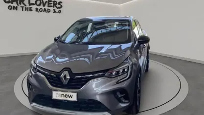 Usata Renault Captur Techno 160 CV (117 kW) 2023 Grigio chiaro SUV
