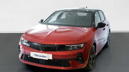 Usata Opel Astra S 131 CV (96 kW) 2023 Kardio red Berlina