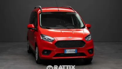 Begagnad Ford Tourneo Courier 100 HK (73 kW) 2018 Röd Minibuss
