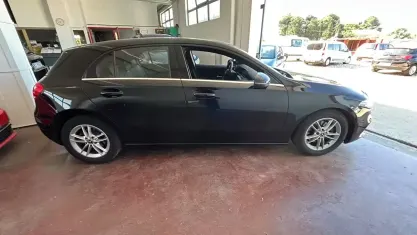 Usata Mercedes A180 Business 116 CV (85 kW) 2019 Nero Berlina