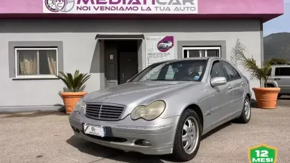 Usata Mercedes C220 Elegance 143 CV (105 kW) 2003 Grigio Berlina