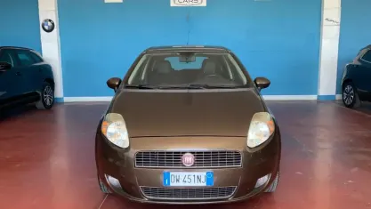 Usata Fiat Grande Punto Dynamic 69 CV (50 kW) 2009 Marrone Utilitaria