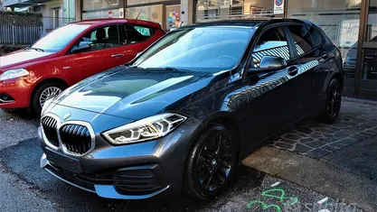 Usata BMW 118 Advantage 151 CV (111 kW) 2021 Grigio Utilitaria