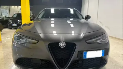Käytetty Alfa Romeo Giulia Veloce 136 HP (100 kW) 2016 Harmaa Sedan