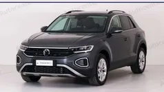 Grigio scuro Usata 2024 VW T-Roc Life SUV | 28.500 € (Buon prezzo)