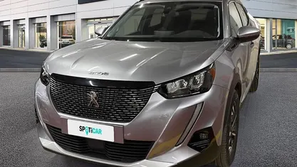 Grigio Usata 2021 Peugeot 2008 Allure SUV | 16.500 € (Buon prezzo)