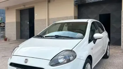Usata Fiat Punto 85 CV (62 kW) 2012 Bianco Utilitaria