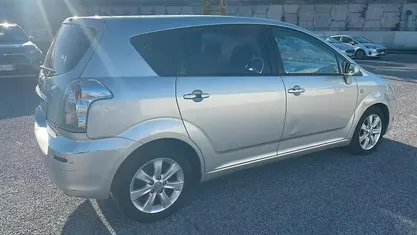 Usata Toyota Corolla Verso 136 CV (100 kW) 2007 Grigio Monovolume