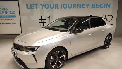 Argento Usata 2023 Opel Astra Business Elegance Tre volumi | 21.000 € (Buon prezzo)