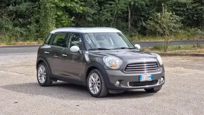 Usata Mini Cooper D Countryman 111 CV (81 kW) 2011 Marrone SUV