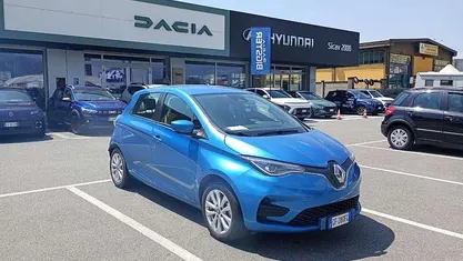 Blu foudre Usata 2021 Renault Zoe Zen Due volumi | 11.400 € (Ottimo prezzo)