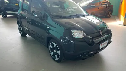 Usata Fiat Panda Cross Cross 69 CV (50 kW) 2025 Verde foresta metallizzato Utilitaria