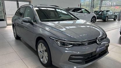 Usata VW Golf VIII Life 150 CV (110 kW) 2024 Moonstone grey Station wagon