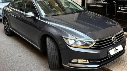 Grigio Usata 2016 VW Passat Business Tre volumi | 13.850 € (Buon prezzo)