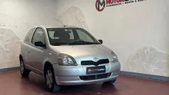 Argento Usata 2002 Toyota Yaris Sol Tre volumi | 1400 € (Buon prezzo)