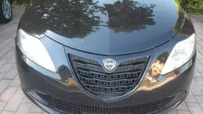 Usata Lancia Ypsilon 80 CV (58 kW) 2015 Nero Utilitaria