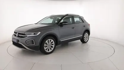 Usata VW T-Roc Style 116 CV (85 kW) 2025 Indium grey metallizzato nero SUV