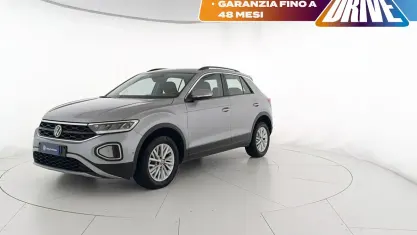 Usata VW T-Roc Life 150 CV (110 kW) 2023 Pyrit silver metallizzato SUV