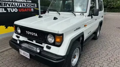 Używany Toyota Land Cruiser 86 KM (63 kW) 1990 Biały SUV