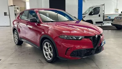 Rosso alfa pastello Usata 2022 Alfa Romeo Tonale Sprint SUV | 21.490 € (Buon prezzo)