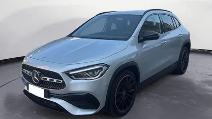 Usata Mercedes GLA200 Premium 150 CV (110 kW) 2023 Argento metallizzato SUV