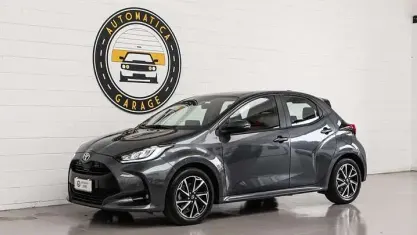 Usata Toyota Yaris Hybrid 92 CV (67 kW) 2022 Grigio Berlina