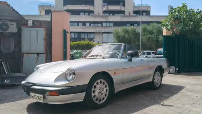 Usata Alfa Romeo Spider Quadrifoglio Verde 125 CV (91 kW) 1988 Argento Cabrio
