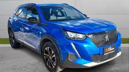 Używany Peugeot 2008 Allure 100 KM (73 kW) 2023 Niebieski SUV