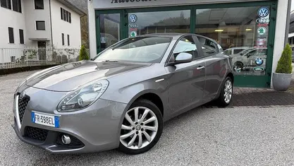 Gray Usata 2018 Alfa Romeo Giulietta Tre volumi | 10.900 € (Buon prezzo)