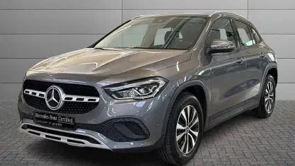 Usata Mercedes GLA200 Business 150 CV (110 kW) 2022 Grigio montagna SUV