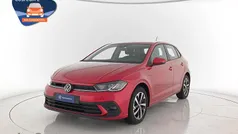 Kings red metallizzato Usata 2022 VW Polo Life Tre volumi | 18.000 € (Buon prezzo)