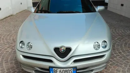 Usata Alfa Romeo GTV 144 CV (105 kW) 1999 Grigio Coupé