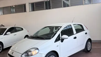 Usata Fiat Punto Lounge 75 CV (55 kW) 2015 Bianco Utilitaria