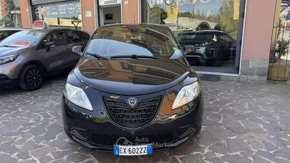 Usata Lancia Ypsilon Gold 69 CV (50 kW) 2014 Nero Utilitaria