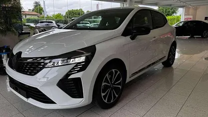 Bianco Nuova 2025 Renault Clio V Techno Berlina | 18.400 € (Buon prezzo)