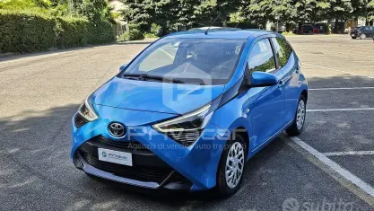 Usata Toyota Aygo Connect Style 72 CV (52 kW) 2019 Bluazzurro Utilitaria