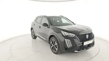 Usata Peugeot 2008 Allure 101 CV (74 kW) 2025 Nero SUV