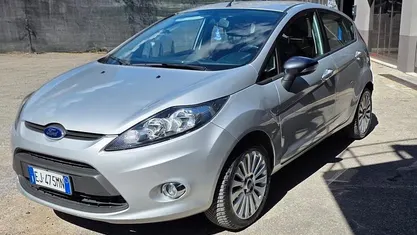 Usata Ford Fiesta Business Edition 82 CV (60 kW) 2011 Argento Utilitaria