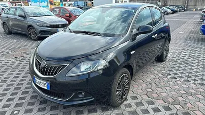 Nero Usata 2023 Lancia Ypsilon Gold Due volumi | 12.900 € (Buon prezzo)