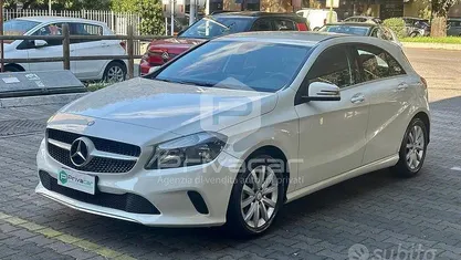 Usata Mercedes A180 Executive 109 CV (80 kW) 2017 Bianco Utilitaria