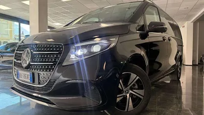 Usata Mercedes V250 Avantgarde 190 CV (139 kW) 2025 Monovolume