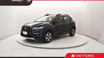 Usata Dacia Sandero Comfort 91 CV (66 kW) 2022 Grigio cometa Berlina