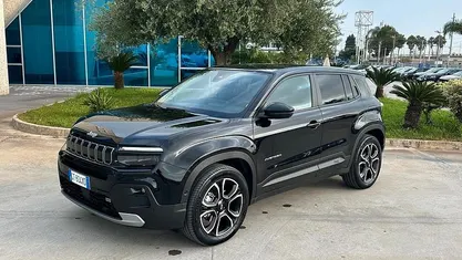 Usata Jeep Avenger Summit 114 kW (156 CV) 2024 Nero SUV