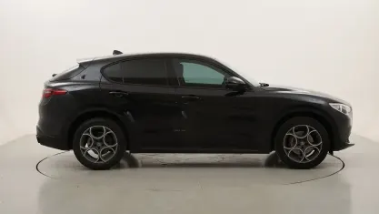 Usata Alfa Romeo Stelvio Business 179 CV (131 kW) 2018 Neronero SUV