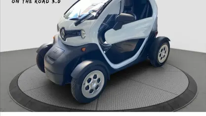 Usata Renault Twizy Life 12 kW (17 CV) 2021 Bianco metallizzato Utilitaria