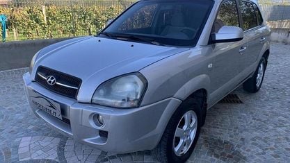 Usata Hyundai Tucson Dynamiq 112 CV (82 kW) 2005 Grigio SUV