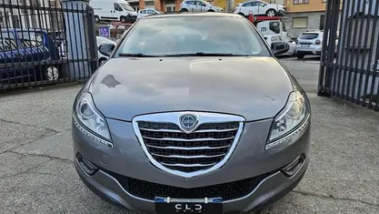 Usata Lancia Delta 120 CV (88 kW) 2013 Gray Utilitaria