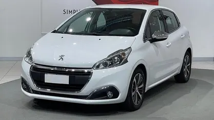 Usata Peugeot 208 Allure 101 CV (74 kW) 2017 Bianco Utilitaria